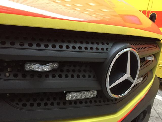 Frontblitzer-Montagewinkel für Mercedes Benz Sprinter und Vito