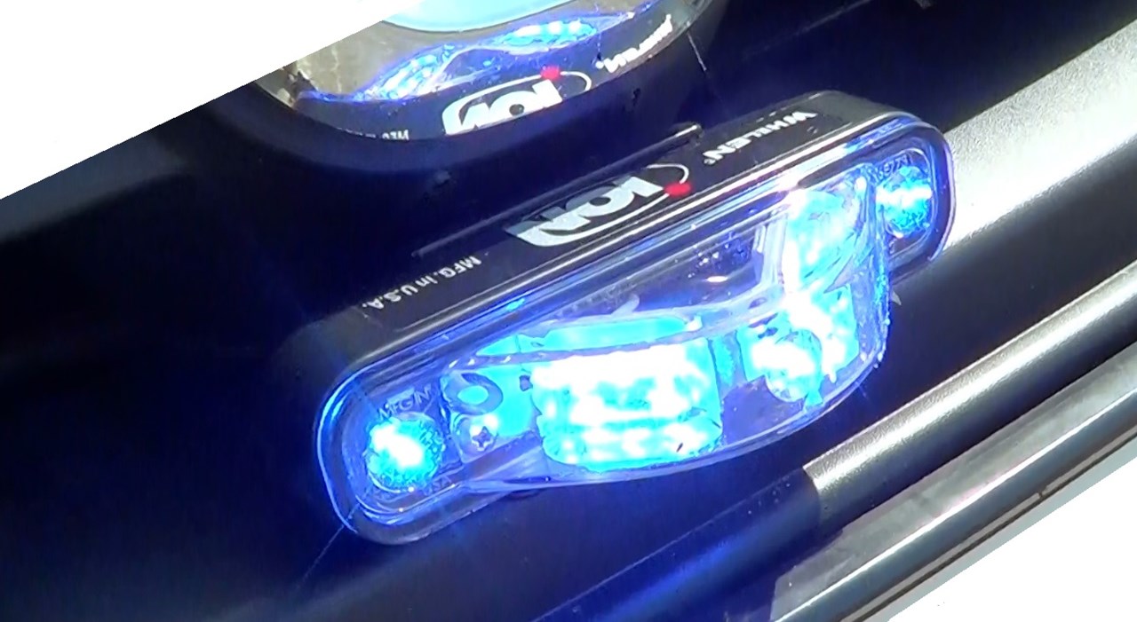 https://www.bluelights-berlin.de/media/1722/catalog/whelen-ion-v-frontblitzer-set-ece-r65-180-sichtbarkeit-1.jpg