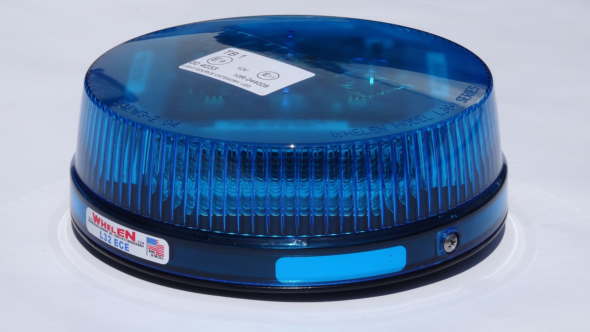 Bild von Whelen L32 Low Dome LED Kennleuchte ECE-R65